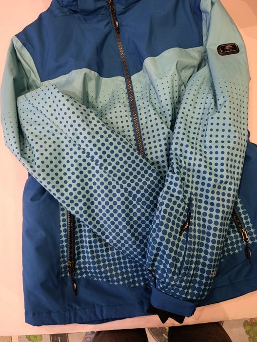 Зимно дамско яке за ски