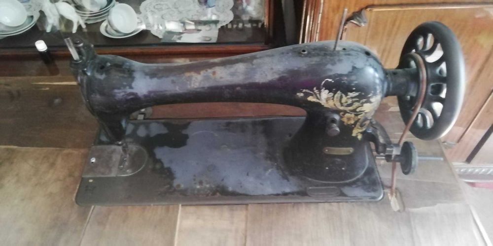 Vand masina de cusut SINGER Vintage, stare buna, functionala