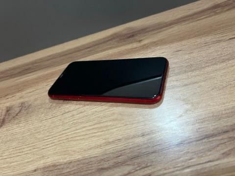 Айфон хр в хорошем состояний