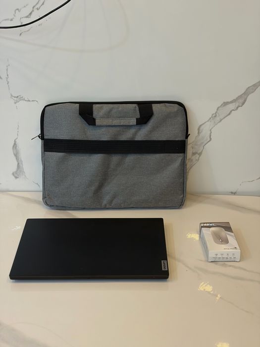 Ноутбук Lenovo v15