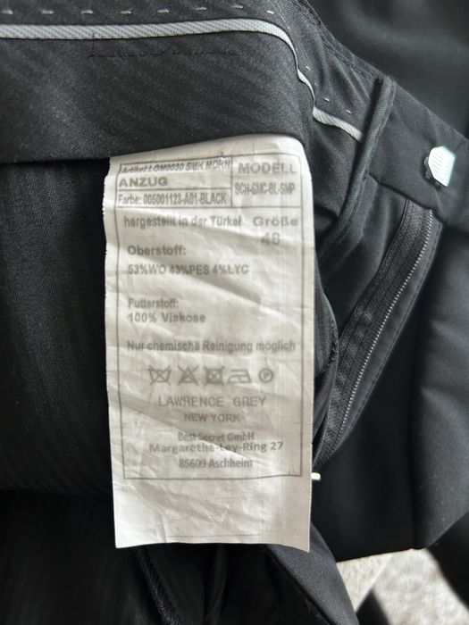 Costum ceremonii Lawrence Grey