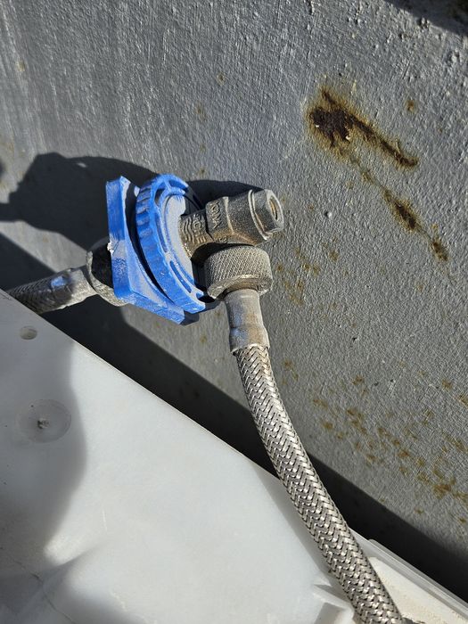 Продам унитаз с инсталляцией