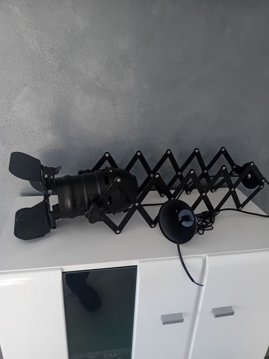 Plafoniera stil reflector. Pret 180 lei fix