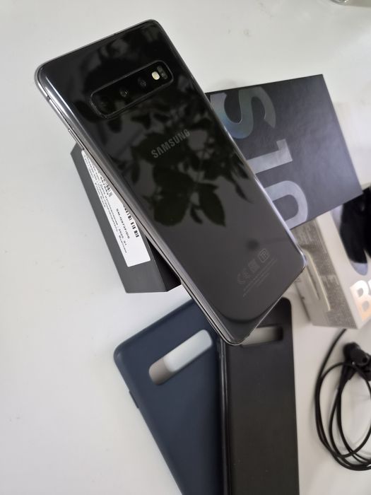 Смартфон Samsung Galaxy S10