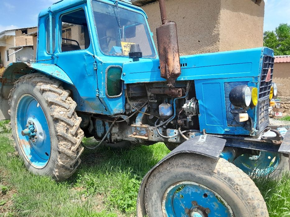 Tractor sotiladi