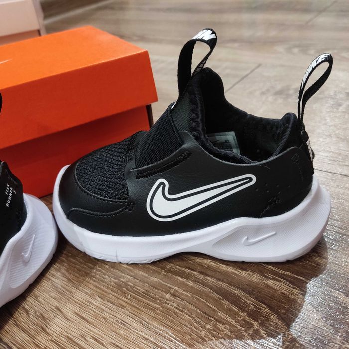 Нови Nike размер 21