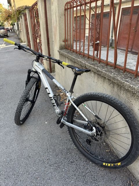Продавам Cube Attention SLX 27.5 цола, S-размер