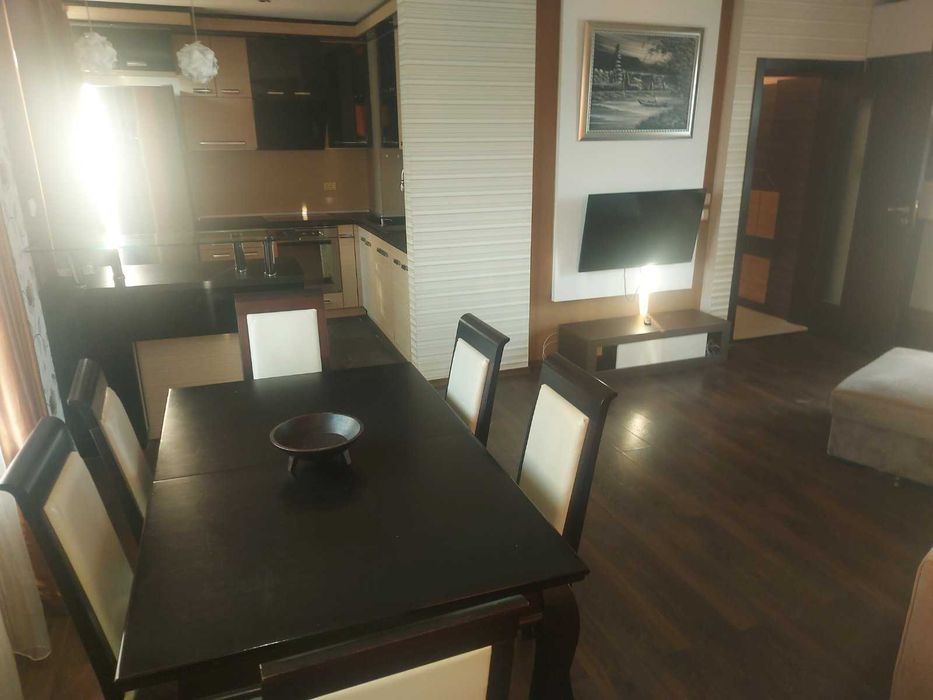 Дава се под наем Двустаен апартамент в Варна, Младост 1 - 75 кв.м за 459 € - Снимка #3