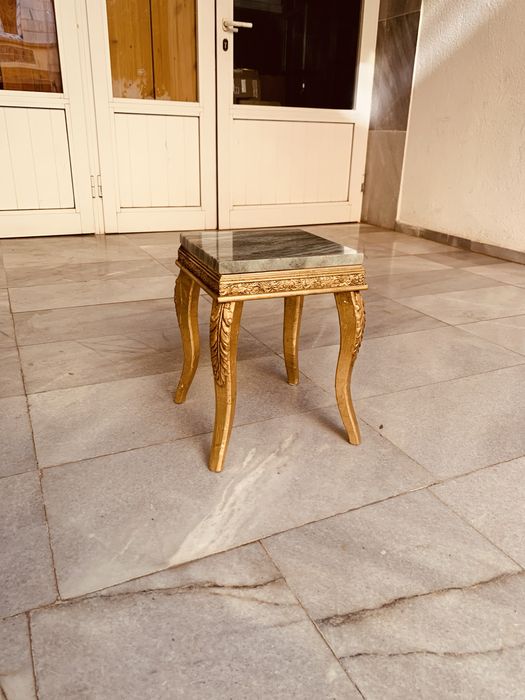 Винтидж масичка в стил Louis XV / Rococo с масивен мраморен плот