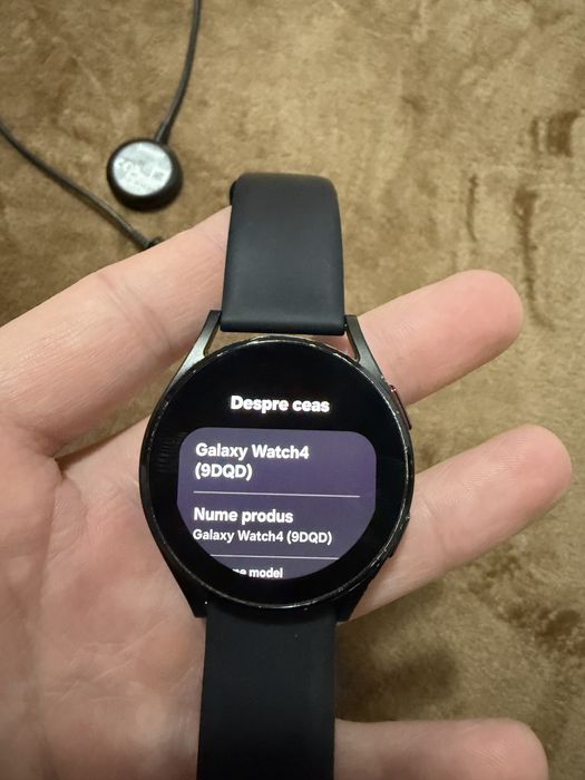 Galaxy watch 4 .