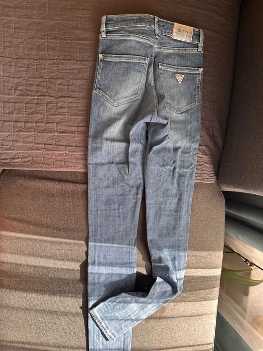 Нови дамски дънки Guess Ultimate skinny, 24 размер