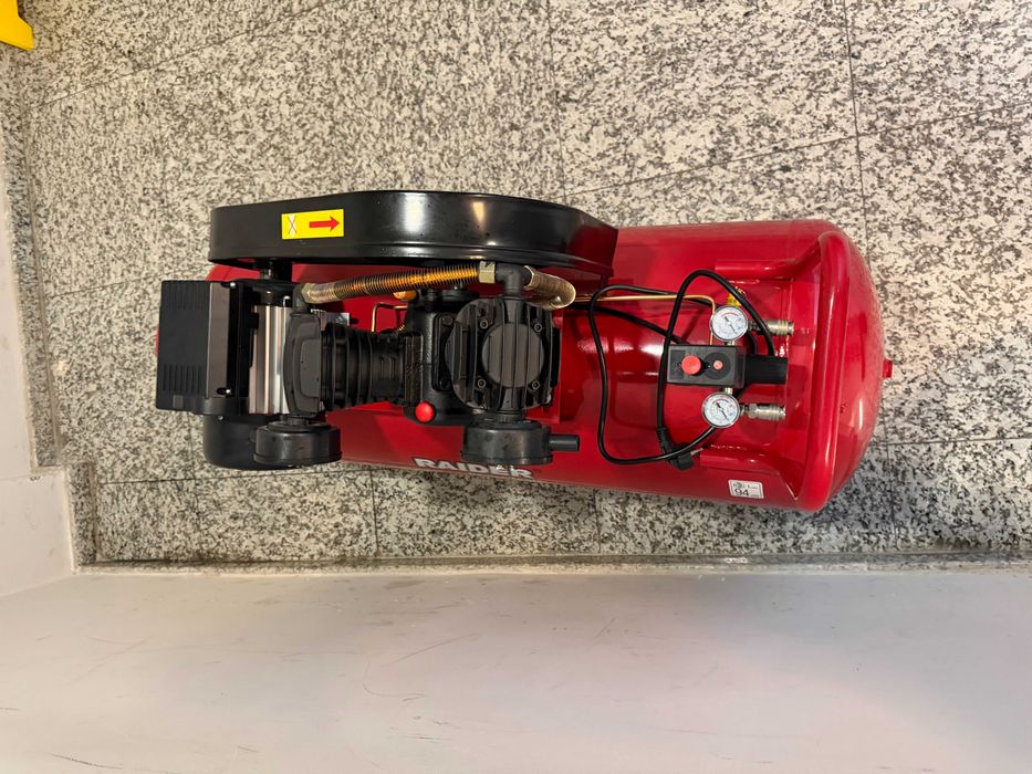 Компресор 200L 2.2kW 250L/min 2цил. ремък RD-AC19