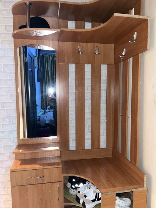 прихожая коричневая