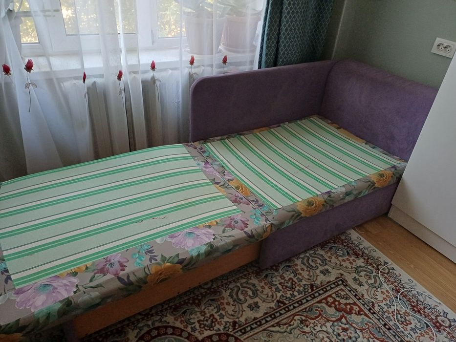 Продается диван для детской