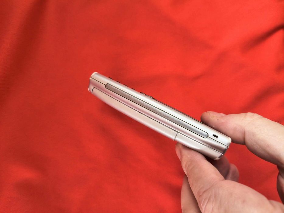 Sony Ericsson t105( decodat, lb română)