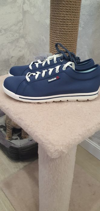 Продам кроссовки REEBOK