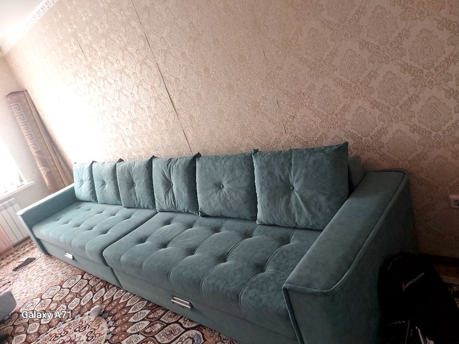 Продам диван 4 метра