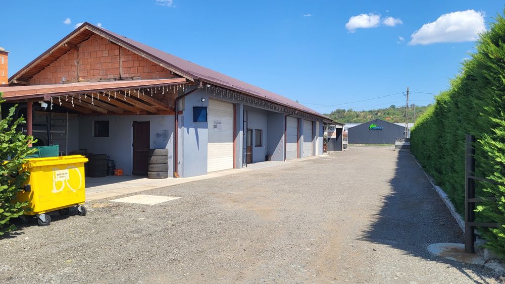 Vand spațiu comercial in Crasna