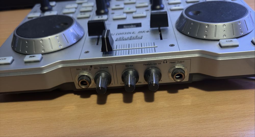 Dj console Hercules Mk4