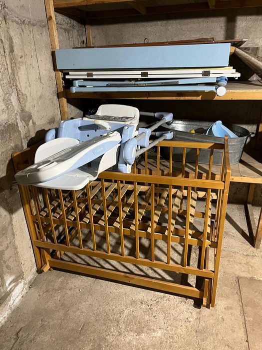 Продается детские коляски и качалки