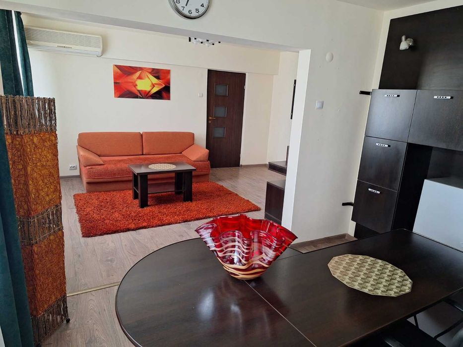 Apartament ultracentral 4 camere km 0 cu loc de parcare propriu