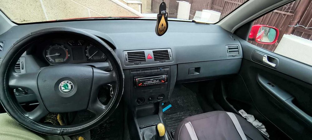 Skoda Fabia 2005 , 1.2 B, AC perfect functioanala , naveta, glovo,