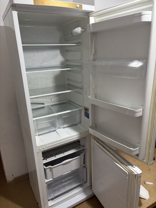 Холодильник indesit