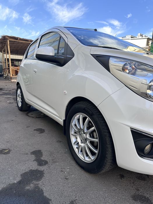 Продаю chevroler spark