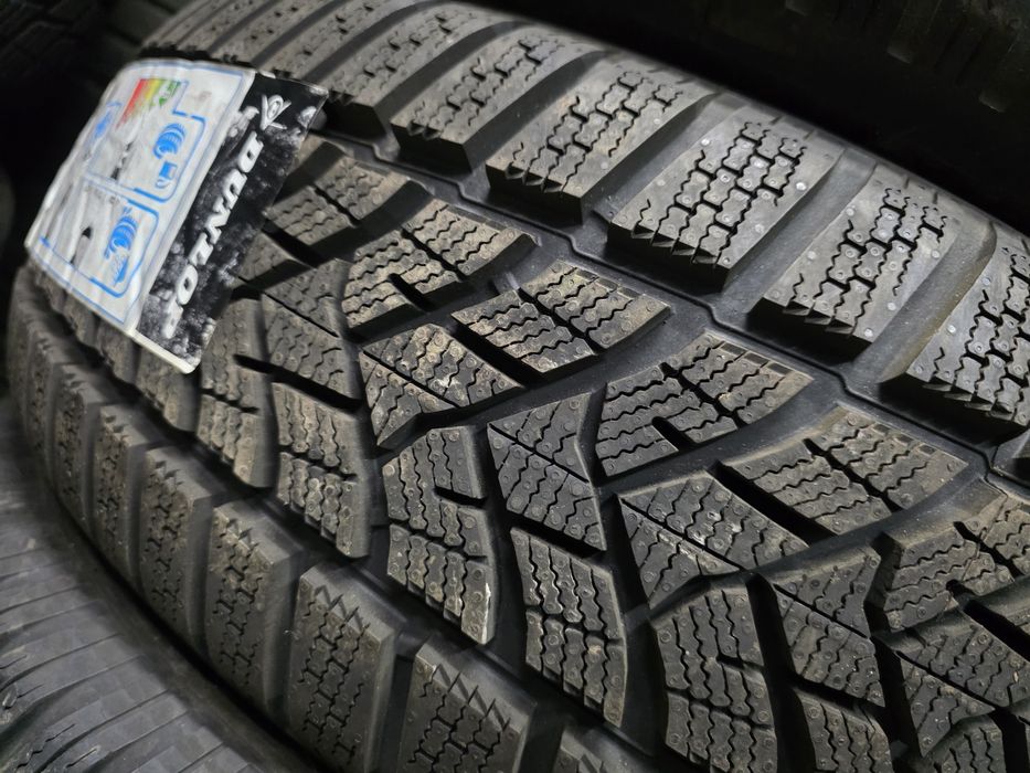 2бр Нови зимни гуми 215 65 16 - Dunlop