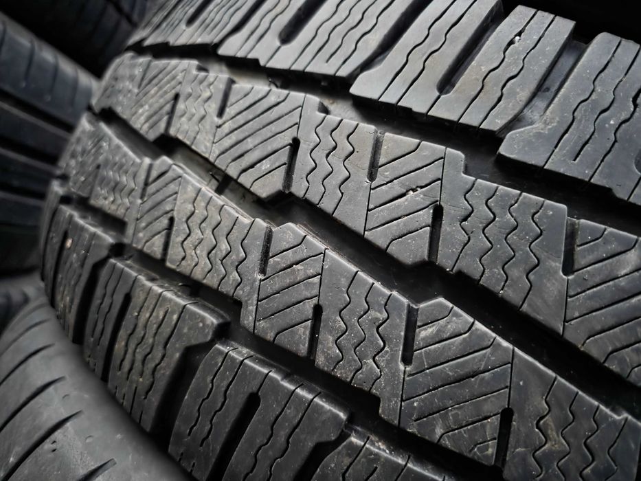2бр Зимни гуми за бус 215 65 16 С - Michelin