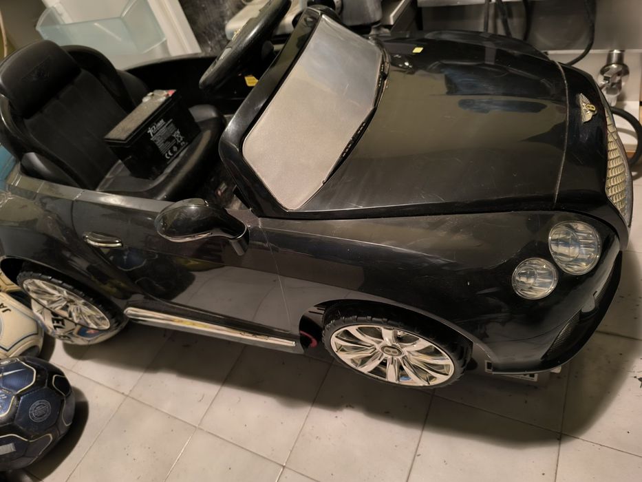 Детска акумулаторна количка Bentley.