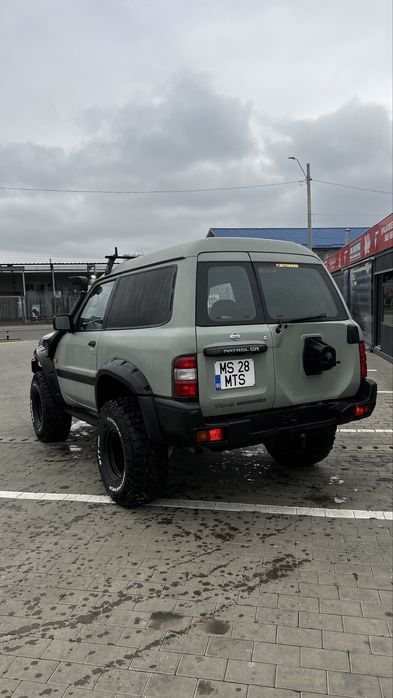 Nissan Patrol Y61