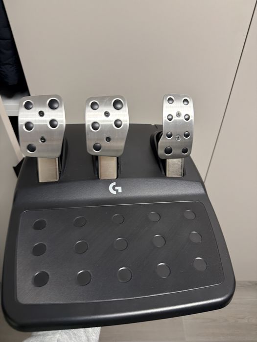 volan gaming logitech