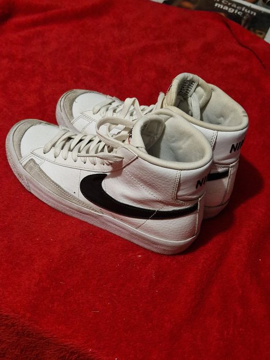 Adidasi Nike  gheata  / bascheti , Nr .36