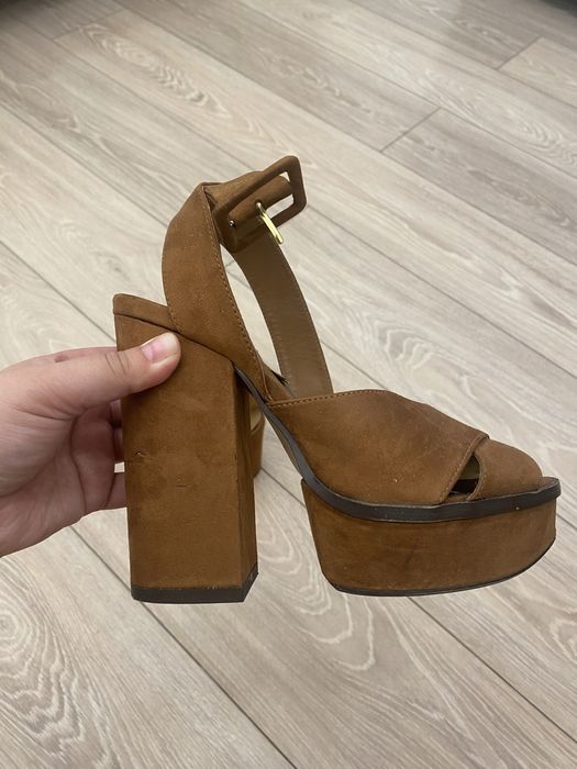 Босоножки -нубук  ZARA