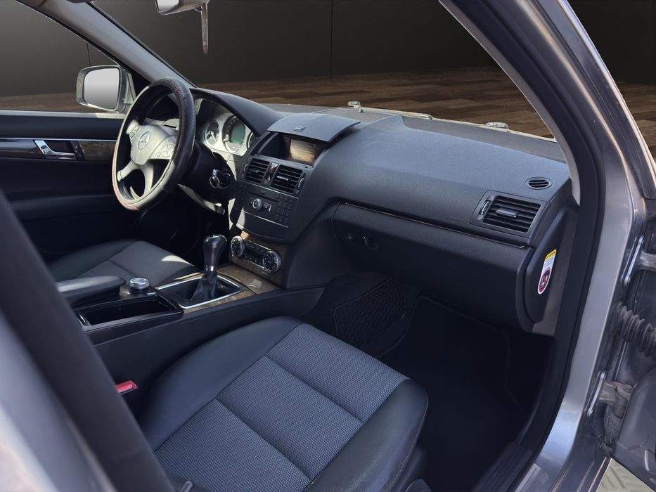 Mercedes Benz C200 - Rate fara avans! Km. certificati!