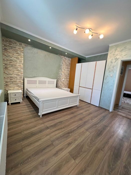 Продава се Тристаен апартамент в Русе, Център - 95 кв.м за 1264 €/кв.м - Снимка #5