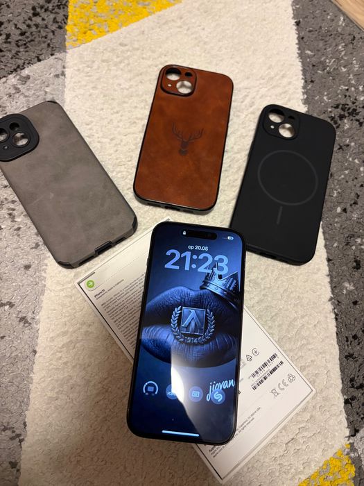 Iphone 15 128GB с три калъфа подарък