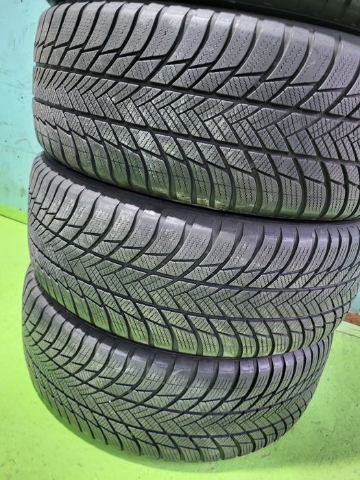 4 бр зимни 225/60/17 Bridgestone
