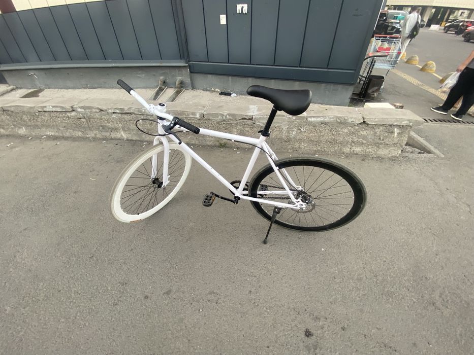 Поодам велосипед призрак