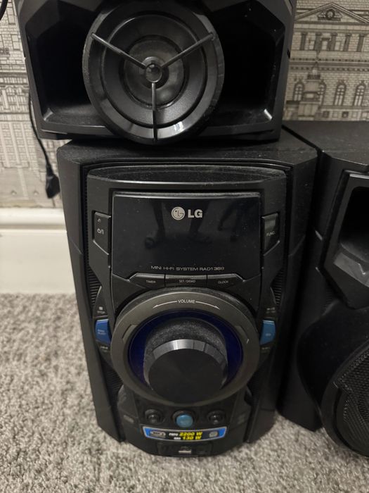 Аудиосистема по диску и usb. Колонки