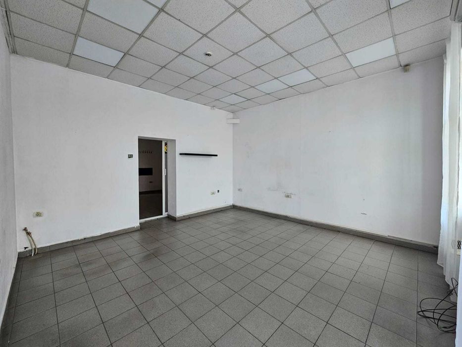 Inchiriez spatiu comercial stradal pe malul Begai