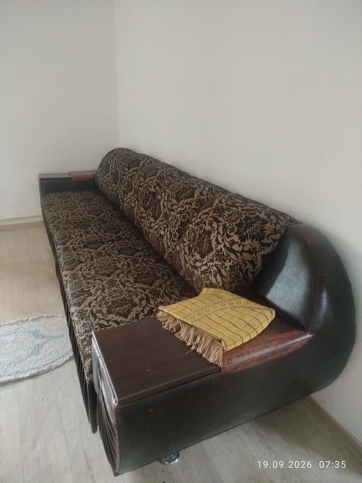 Срочно продам диван