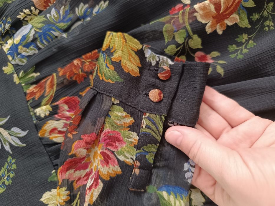 Невесомое платье от Mango