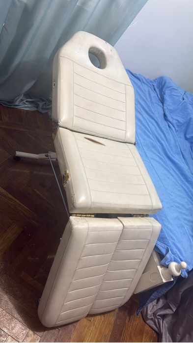 Кушетка б/у продам