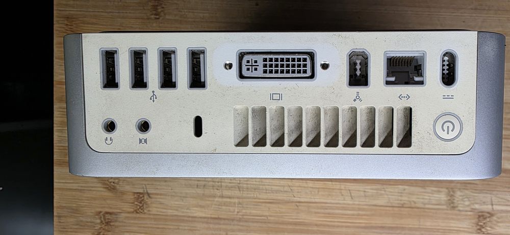 Продавам  употребяван Apple Mac Mini 1