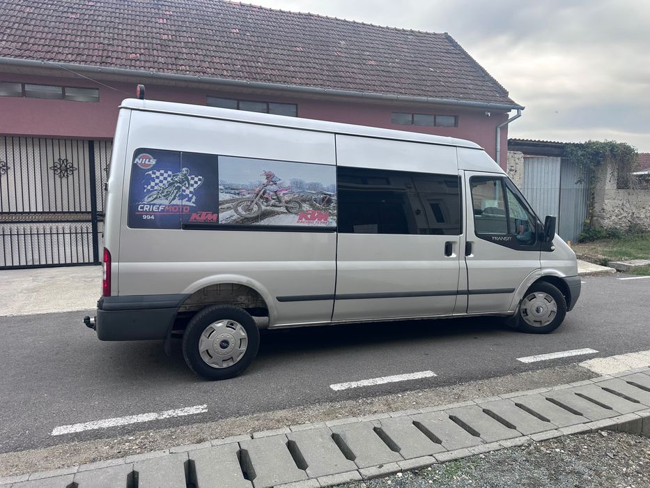 Ford transit 8+1 2010