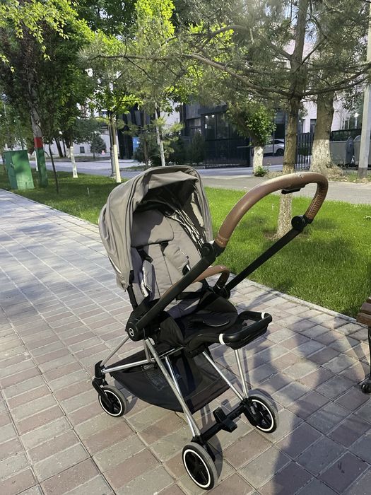 Коляска Cybex mios с двумя чехлами