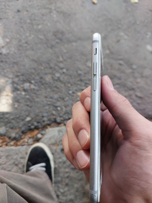 телефон iPhone 6s