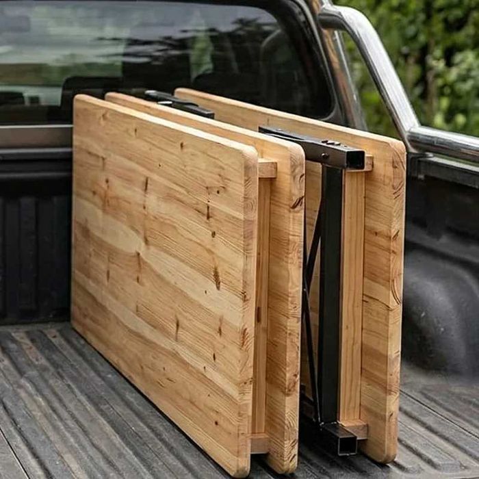 НЕМСКИ Сгъваем Дървен Градински Комплект – Маса с Две Пейки + ЛЕД ФЕНЕР